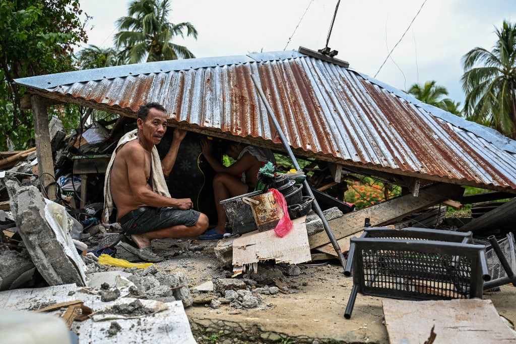Delapan Orang Tewas Akibat Dua Gempa Dahsyat yang Mengguncang Filipina Selatan