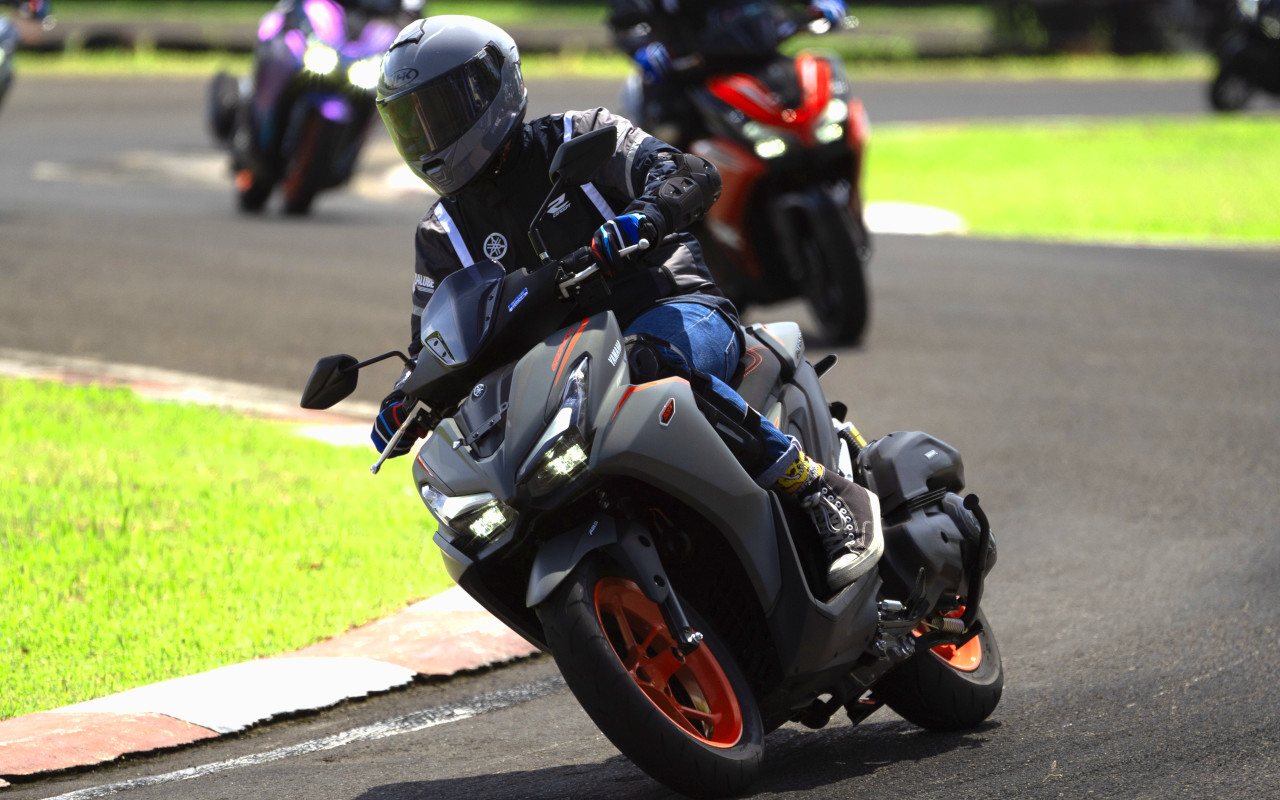 Begini Performa Yamaha Aerox Alpha Turbo, CyberCity-Standard: Teknologi, Handling, Mesin & Harga!