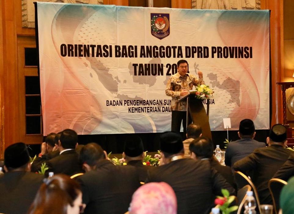 Plt. Sekjen Kemendagri Ingatkan Anggota DPRD Provinsi tentang Pentingnya Tingkatkan Pelayanan Masyarakat