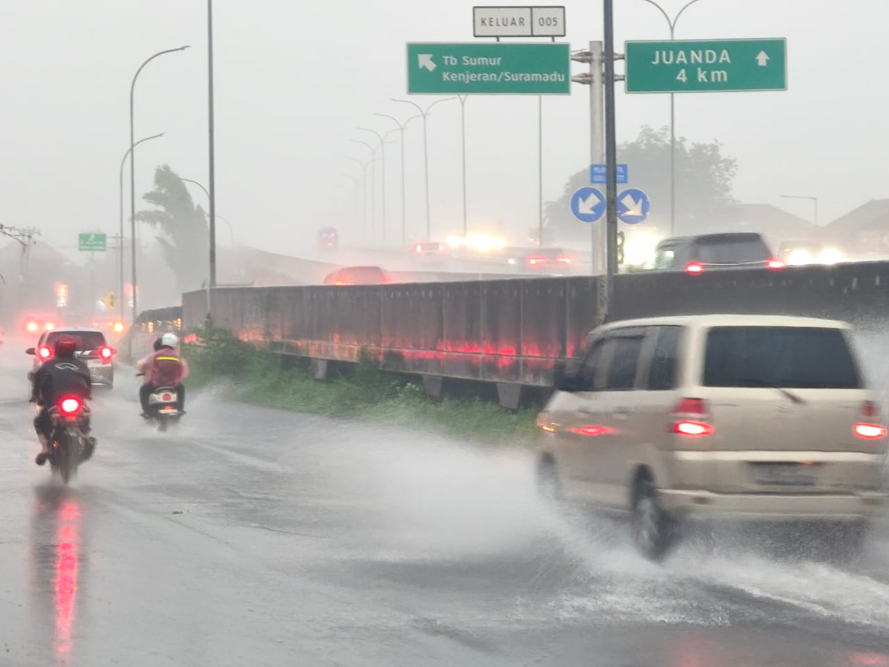 Dua Bibit Siklon Terdeteksi di Selatan Indonesia, Waspada Hujan dan Gelombang Tinggi, Ini Kata BMKG