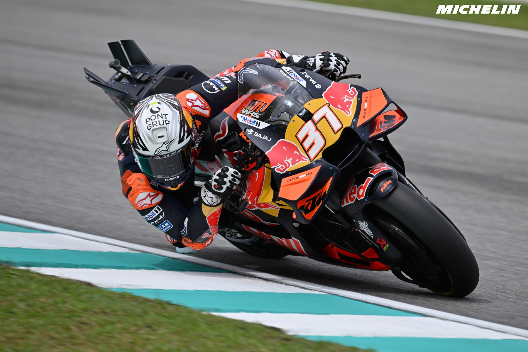 Cuaca Panas dan Hujan Tak Goyahkan Acosta, Kuasai Latihan MotoGP Sepang