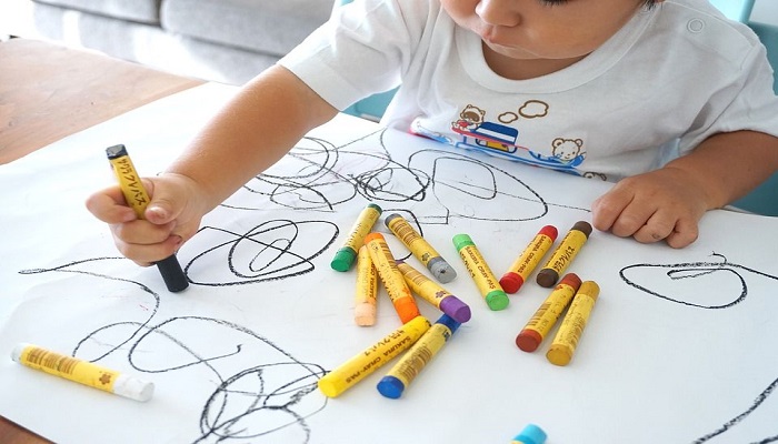 Latih Anak Menggambar dan Mewarnai Sejak Dini, Ini Loh 4 Manfaatnya