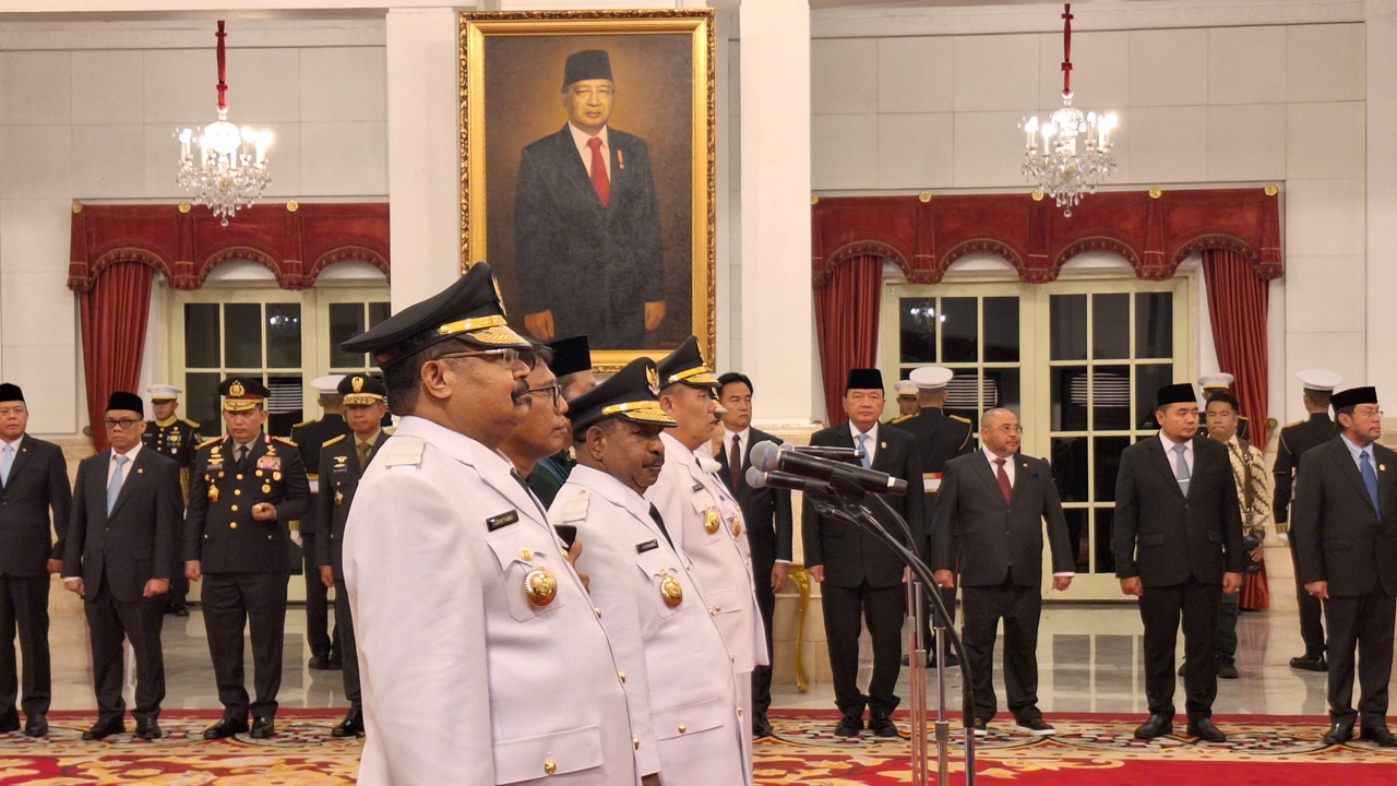 Prabowo Resmi Lantik Gubernur Papua dan Gubernur Bangka Belitung