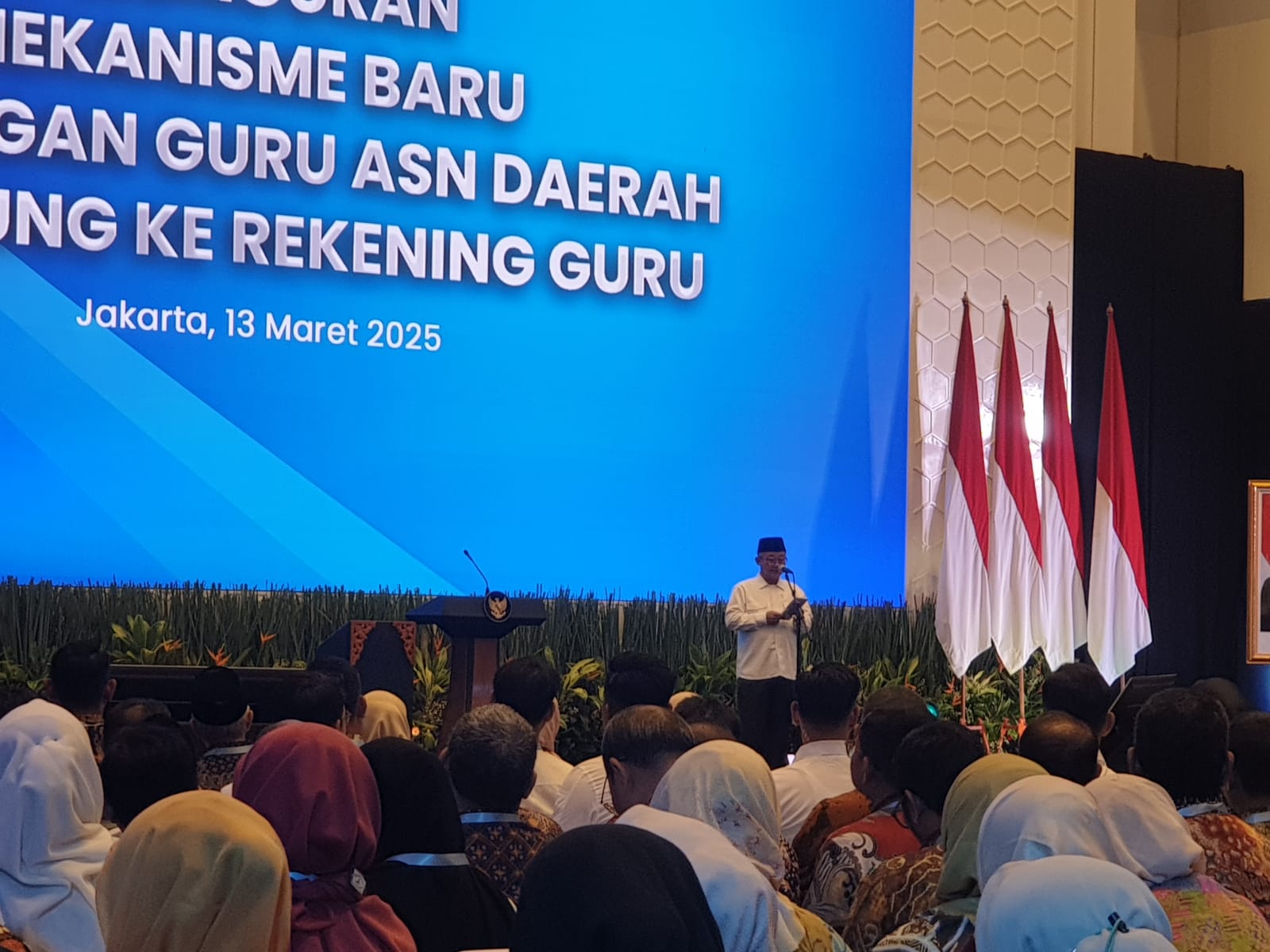 Satset! Tunjangan Guru Kini Ditransfer Langsung ke Rekening, Tak Usah Nunggu Berbulan-bulan 