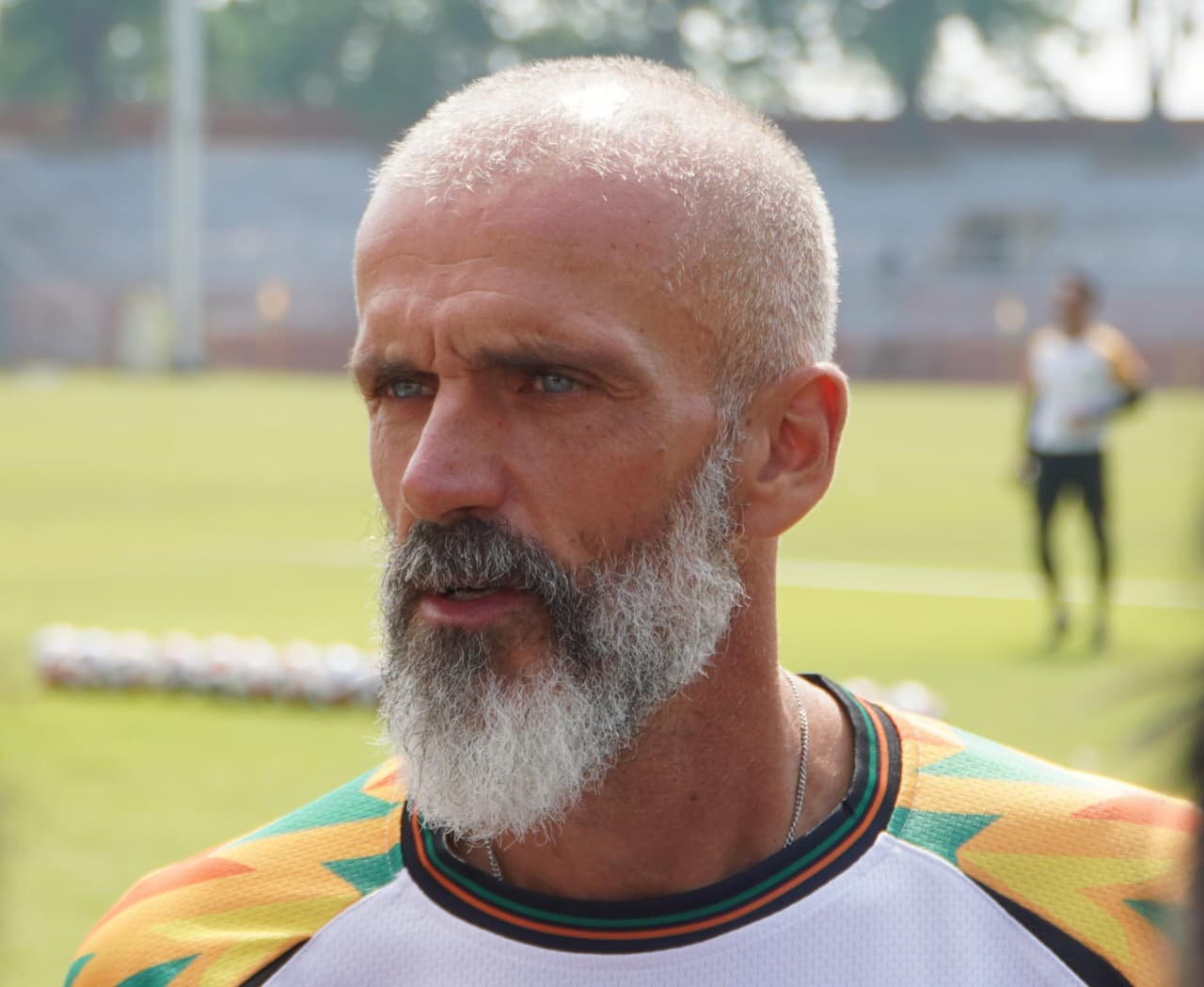 Jelang Hadapi Persib, Eduardo Perez Respon Kehadiran Thom Haye dan Eliano Reijnders!