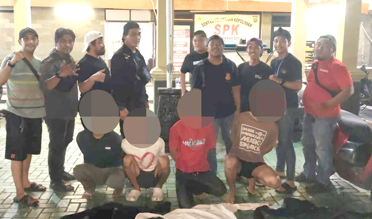 4 Begal Bercelurit di Gunung Sahari Dibekuk