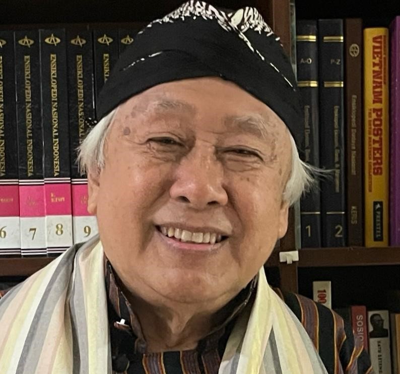 Cheng Yu Pilihan Agus Dermawan T Kritikus seni, penulis buku-buku kebudayaan: Ji Xiao Zhi Ju