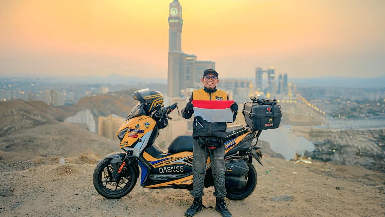 Kisah Perjalanan Om Daeng, Biker XMAX Tembus 12 Negara Untuk Bisa Umrah di Tanah Suci Mekah