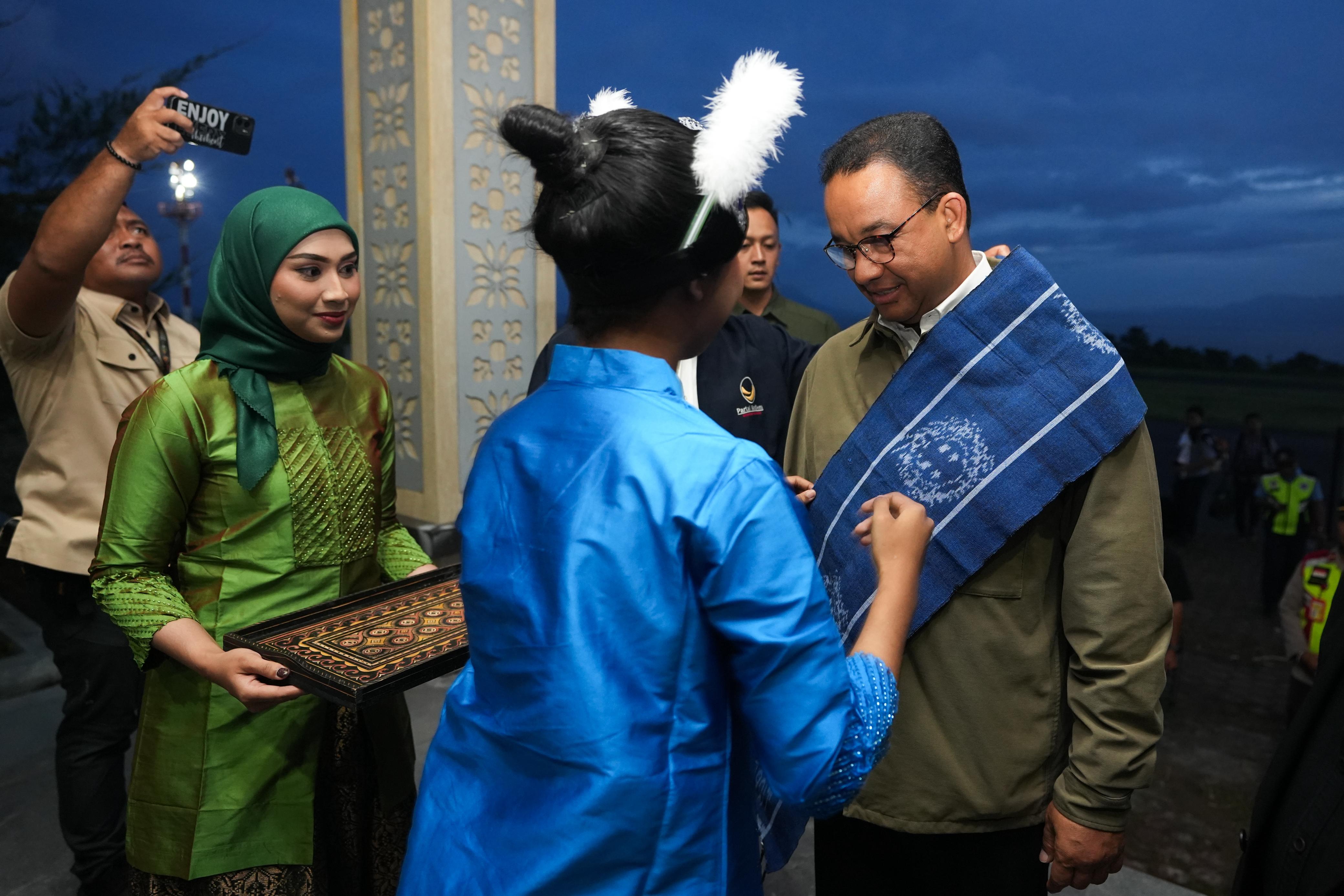 Kampanye Akbar di Maluku Utara, Anies Antusias Berdiskusi dengan Masyarakat Ternate