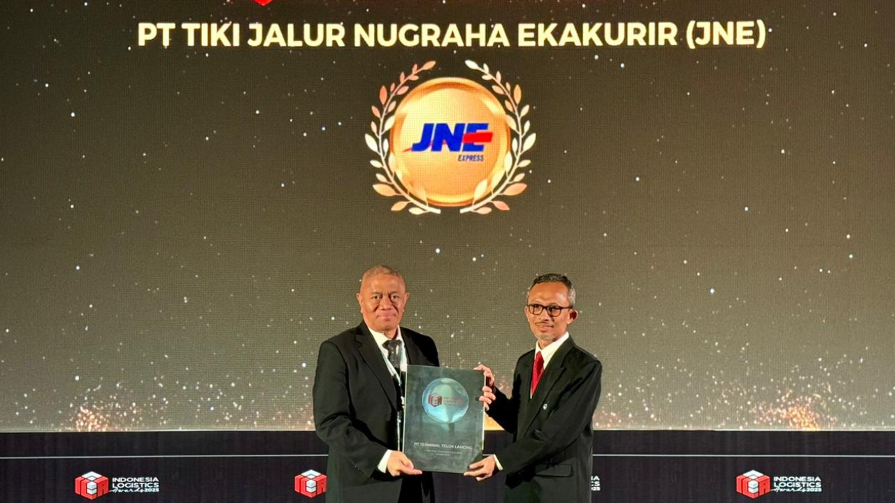 JNE Raih Penghargaan Courier of The Year di Indonesia Logistic Awards 2025