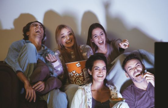 5 Rekomendasi Film Keluarga Terbaik Sepanjang Masa untuk Menemani Momen Kumpul Bersama