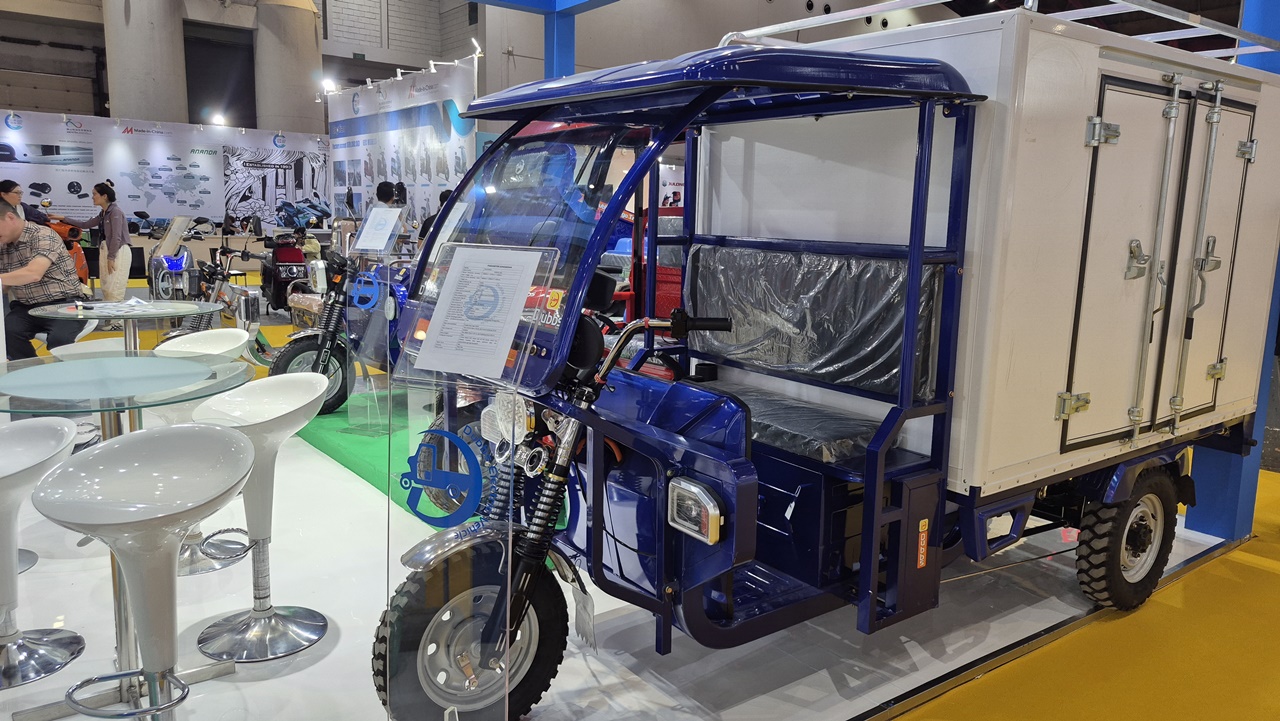 PEVS 2025: Dubbs Energi Hadirkan Motor Listrik Niaga, Harga Mulai Rp 37 Jutaan