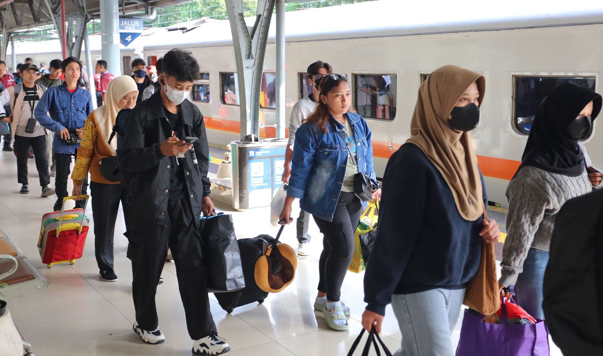 H+3 Tahun Baru Stasiun Daop 1 Jakarta Kedatangan 37 Ribu Penumpang 