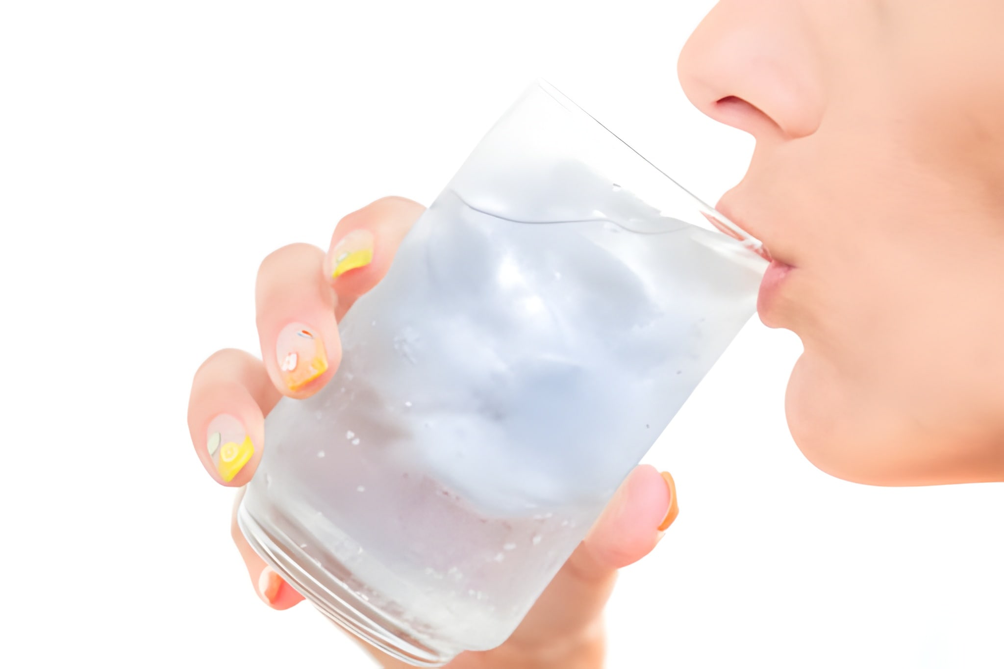 Bahaya Minum Air Es Setelah Makan, Mitos atau Fakta?