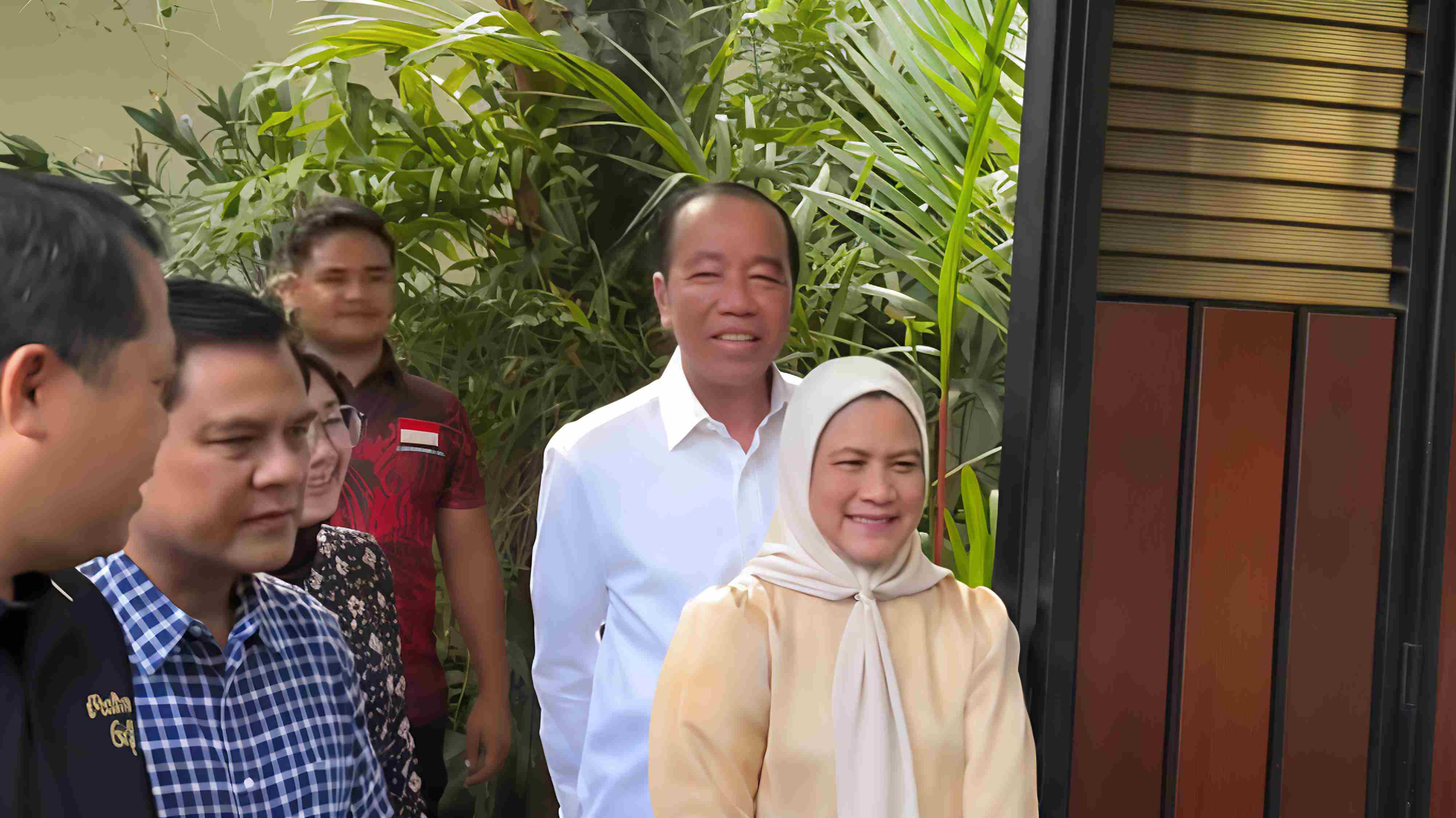 Presiden ke-7 RI Jokowi Alami Masalah Kulit Usai Lawatan ke Vatikan, Ajudan Pastikan Bukan Penyakit Serius
