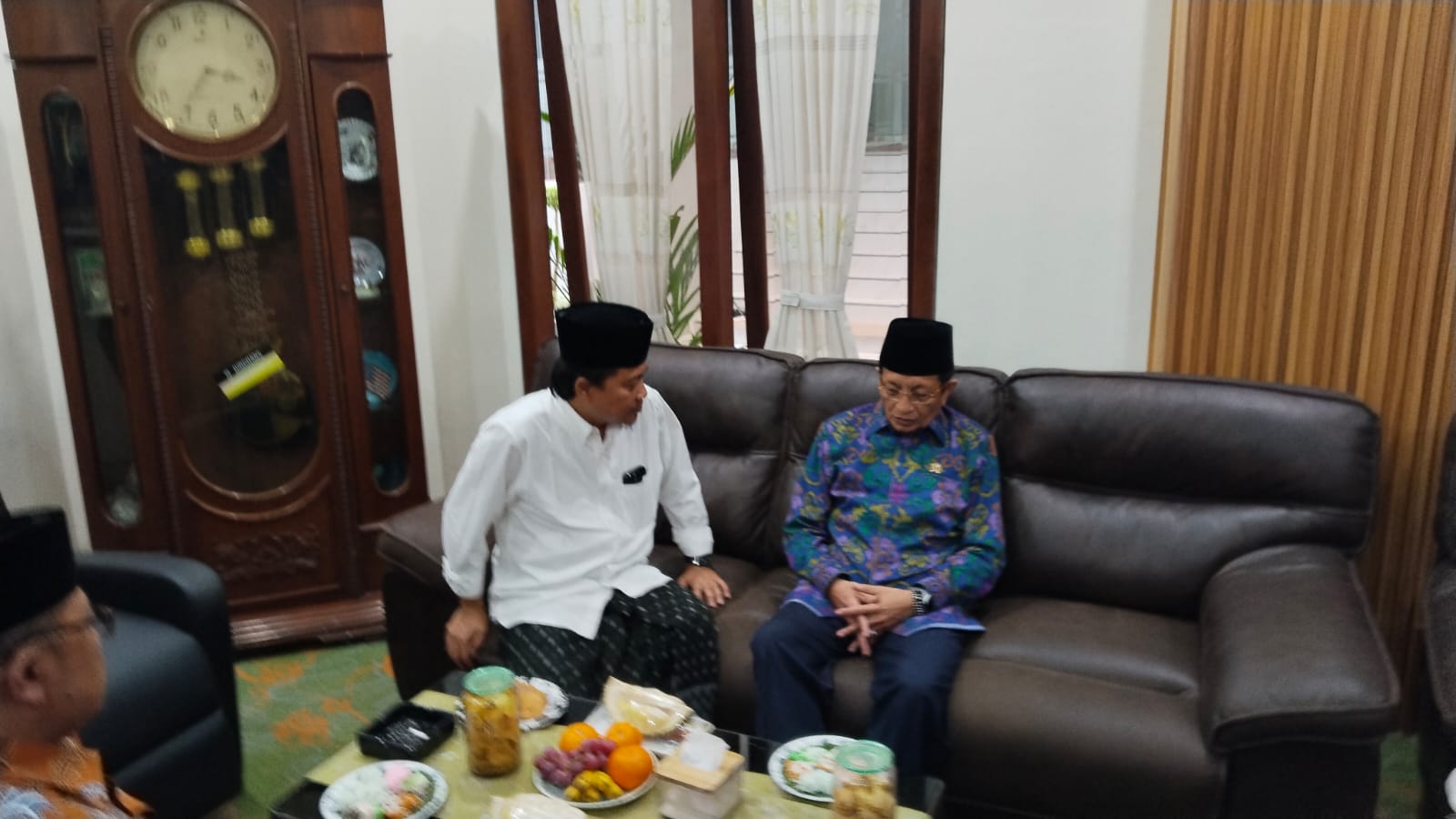 Menag Kunjungi Ponpes API Tegalrejo, Gus Yusuf Mengadu Soal Gaji Guru Madrasah yang Kecil 