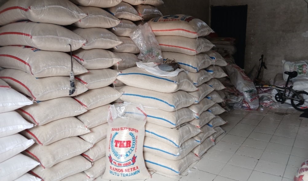 Harga Beras Premium di Pasar Induk Cipinang Tembus Rp22 Ribu Per Kilogram Bikin Panik, Cek Faktanya