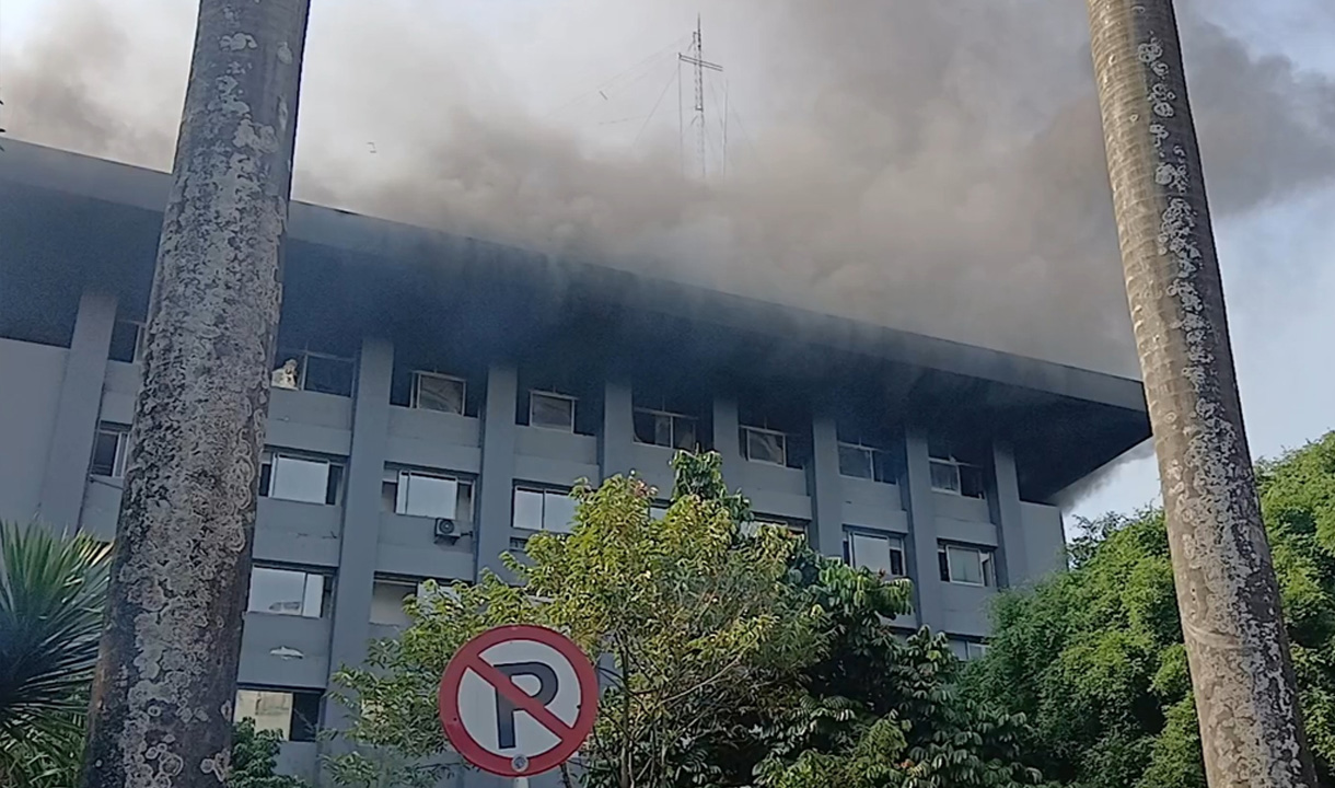 Kebakaran Gedung Bakamla RI di Menteng, Asap Mengepul dari Lantai 6 