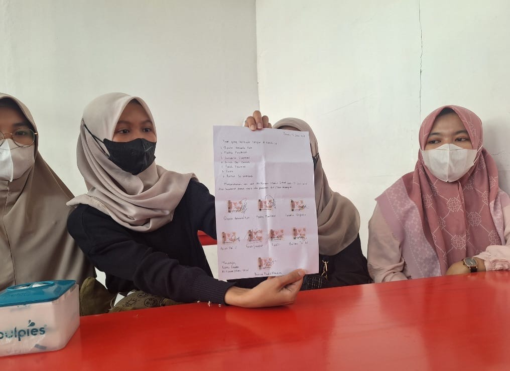 Curhat Pedih Guru Honorer Sekolah Swasta di Bekasi: Gaji Dipotong, Ijazah Ditahan!