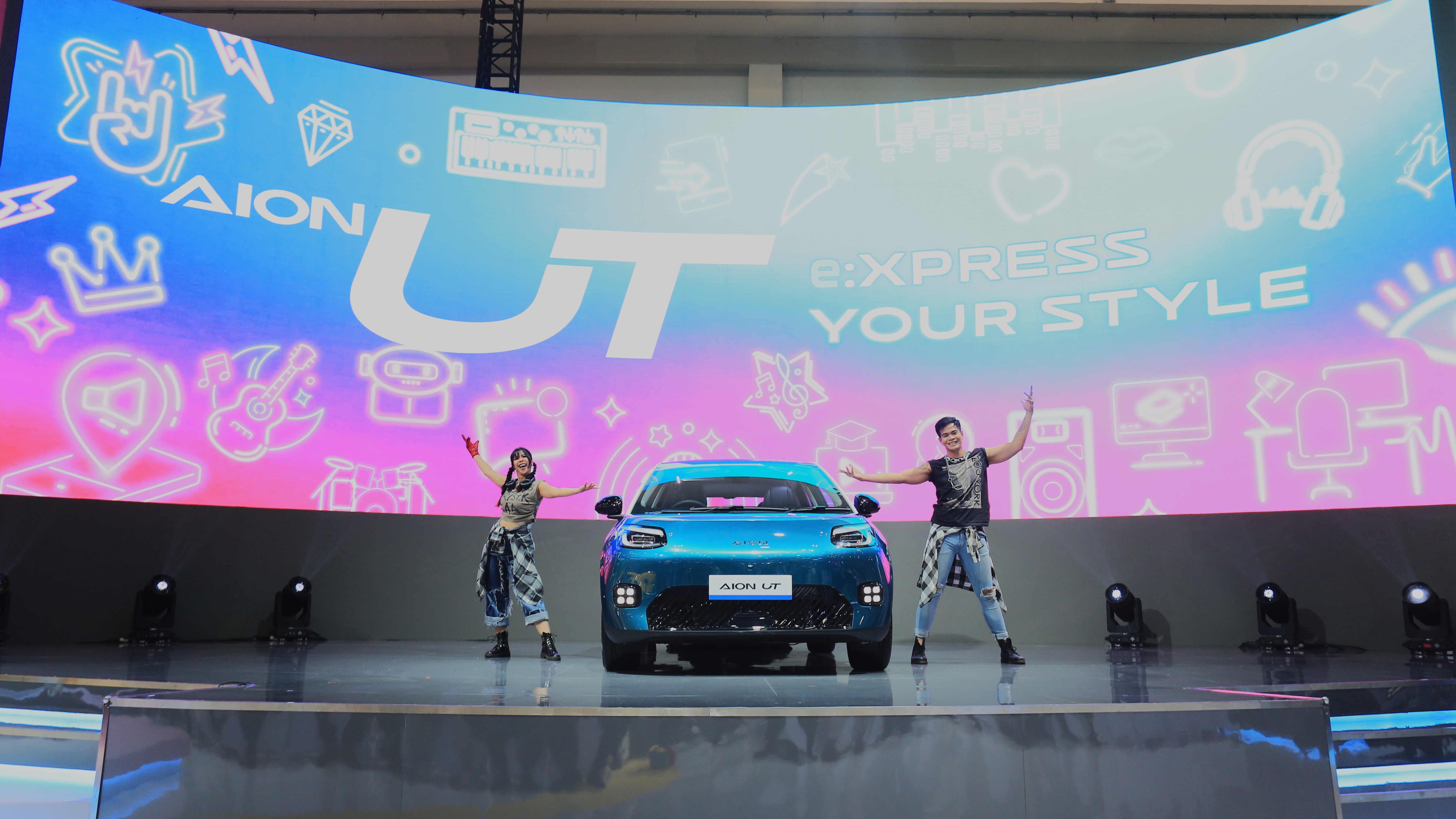 AION UT Resmi Meluncur di GIIAS 2025, Mobil Listrik Futuristik Dibanderol Rp 300 Jutaan