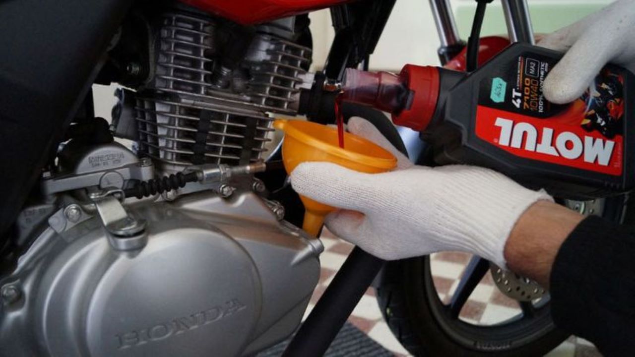 5 Rekomendasi Oli Motor untuk Mudik Jarak Jauh
