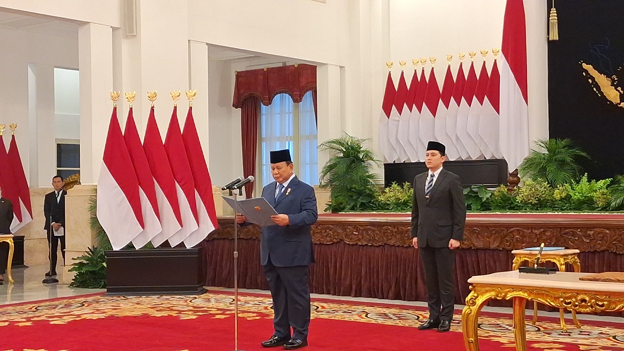 Prabowo Lantik Dirgayuza Setiawan dan Gumilar Saputra Jadi Asisten Khusus Presiden