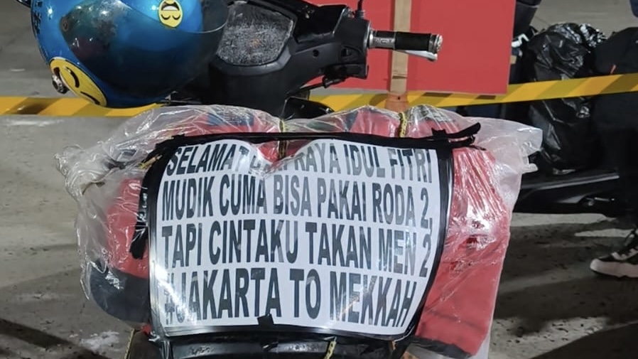 Ke Lampung Naik Motor, Pemudik Ini Tulis Pesan Romantis untuk Istri