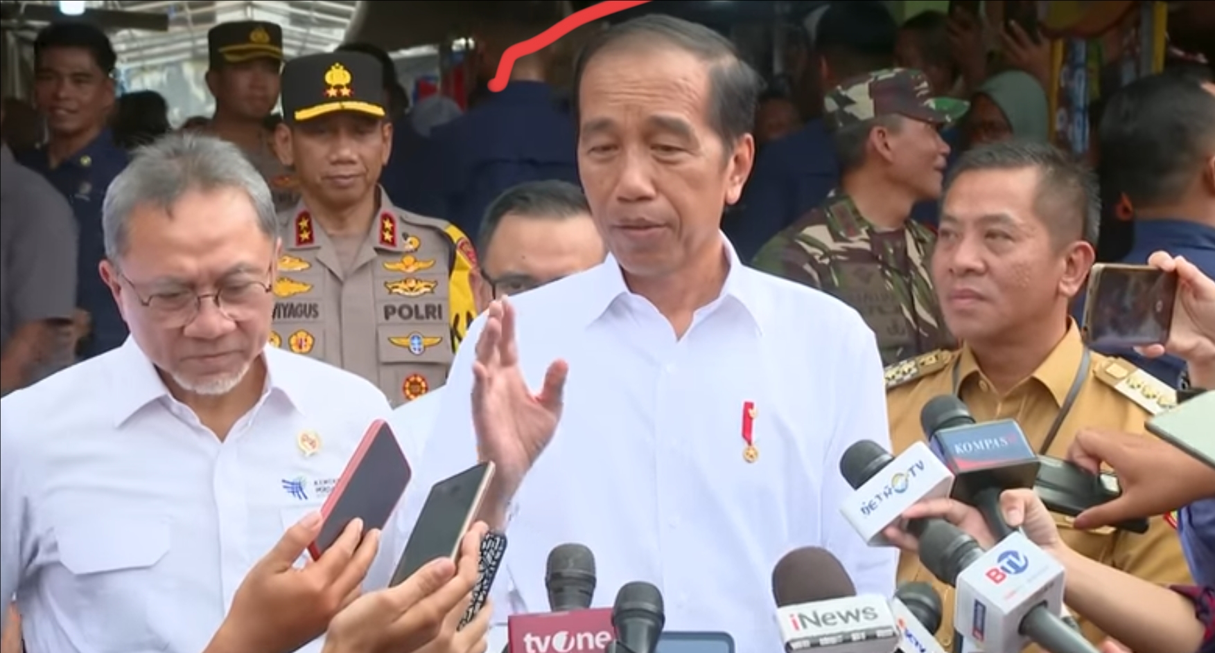 Kapolda Jateng Diisukan Maju Pilgub Jateng, Jokowi: Itu Keinginan Pribadi, Dikit-Dikit Urusan Pilkada Tanya ke Saya, Gimana?