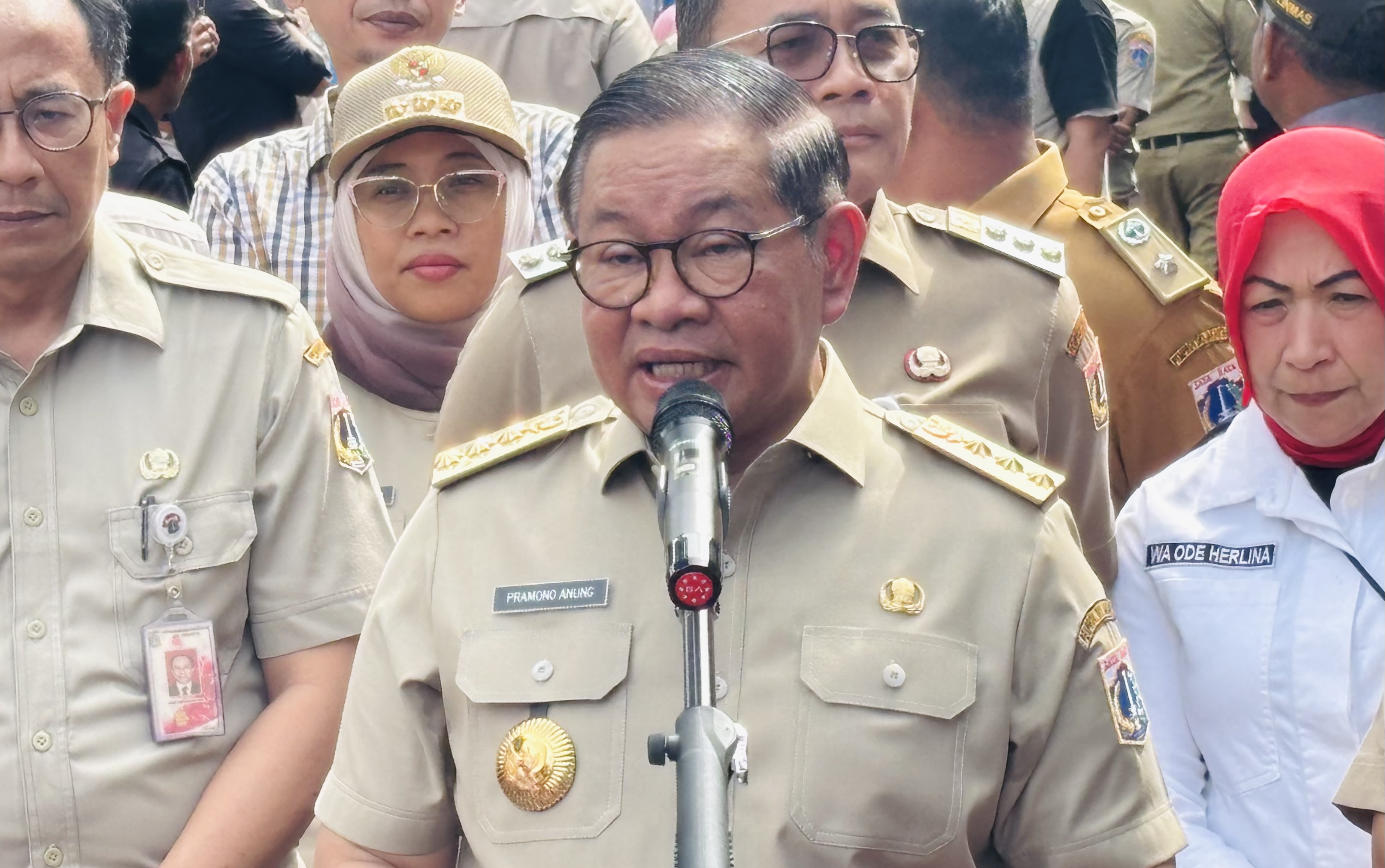 Pemprov DKI Salurkan Bantuan Rp9 Miliar untuk Korban Bencana Sumatera