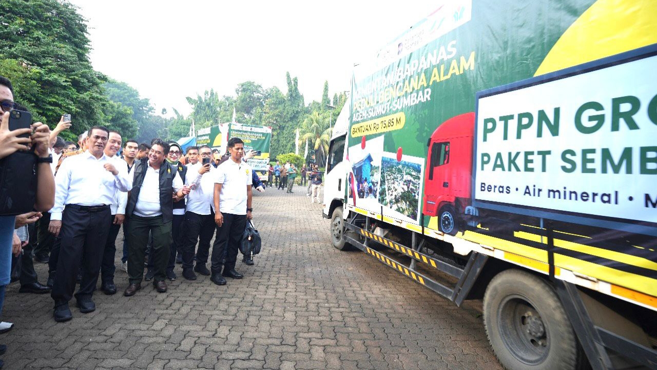 PTPN Group Salurkan 35 Ton Sembako untuk Korban Banjir Sumatera
