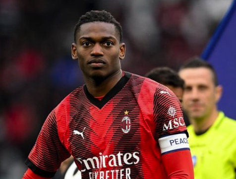 Bintang AC Milan Rafael Leao Didekati Arsenal, Sang Pemain Ogah Pindah?