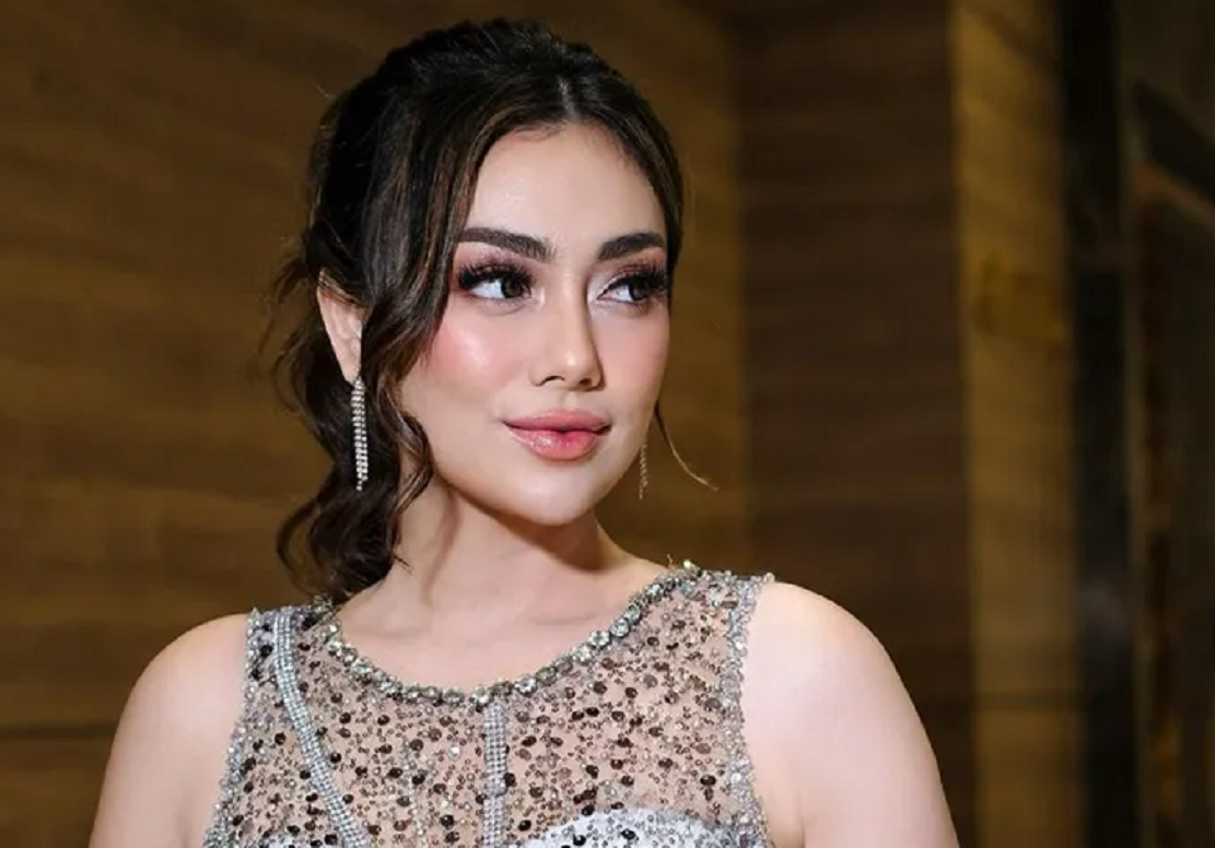 Celine Evangelista Angkat Bicara Soal Kedekatan dengan Sosok 'Papa': Bikin Geli Tahu!