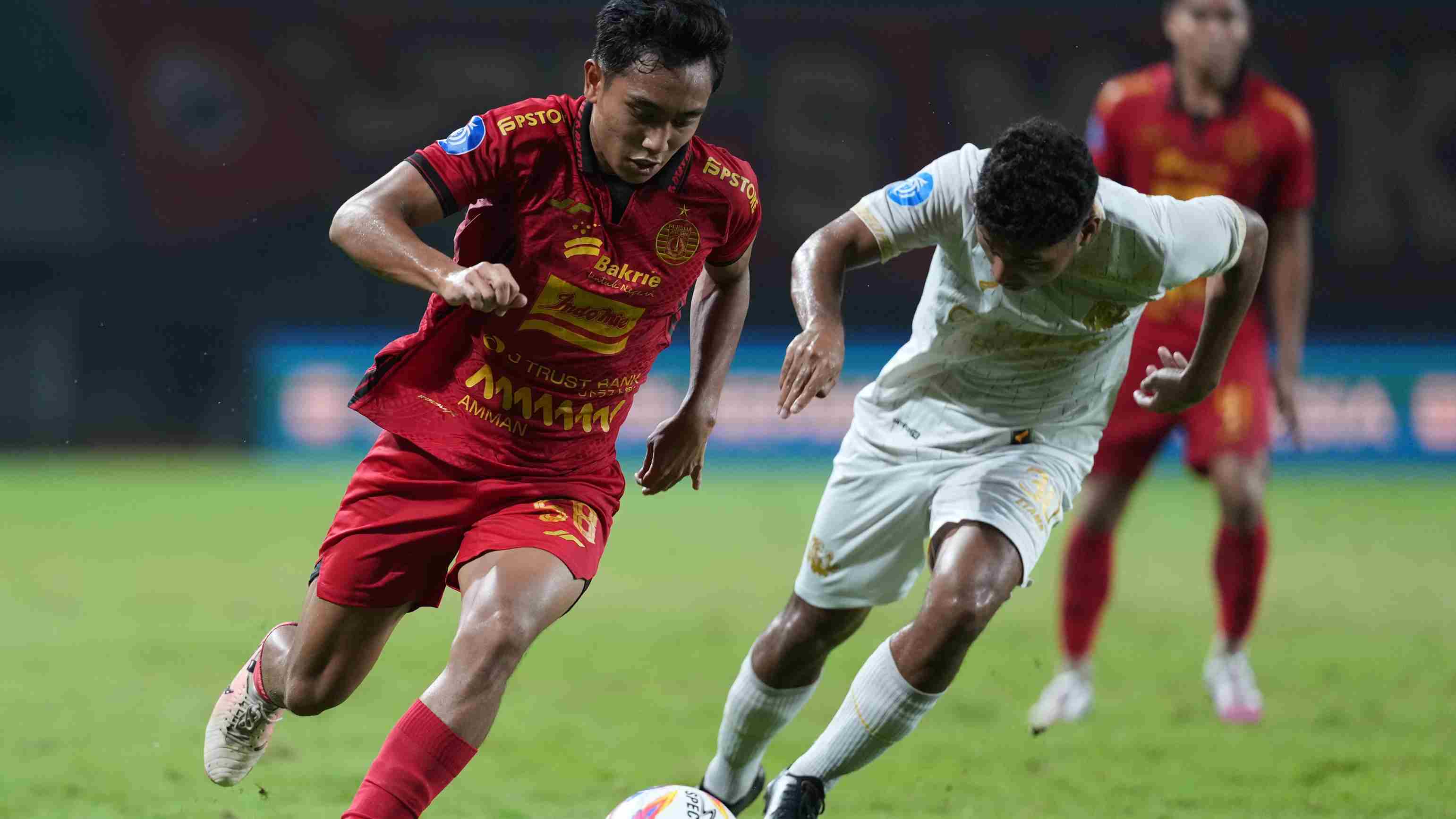Wasit yang Beri Kartu Merah Maciej Gajos Disorot Pena: Dia Tak Injak Kaki Lawan!