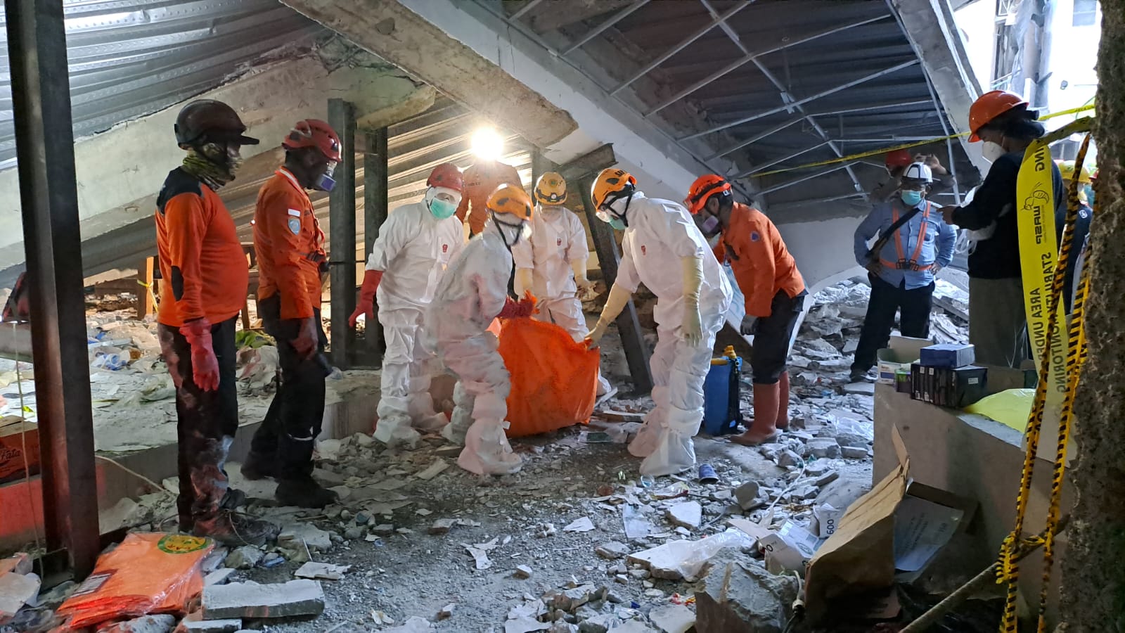 Jumlah Korban Ponpes Al-Khoziny: 14 Orang Tewas, 49 Masih dalam Pencarian