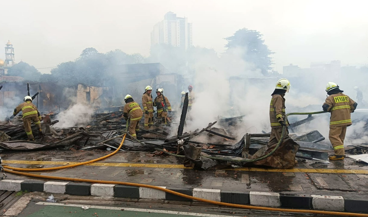 1 Orang Tewas Terpanggang Saat Kebakaran Lapak di Senen   