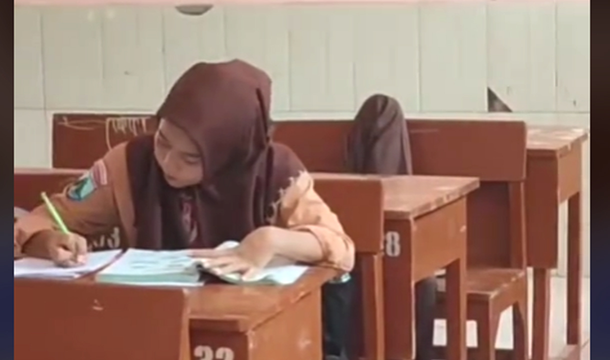 Tak Mau Bernasib Seperti Guru Honorer Supriyani, Guru di Lamongan Biarkan Siswa Tidur di Kelas, Netizen: Biar Aman Biarkan Saja!