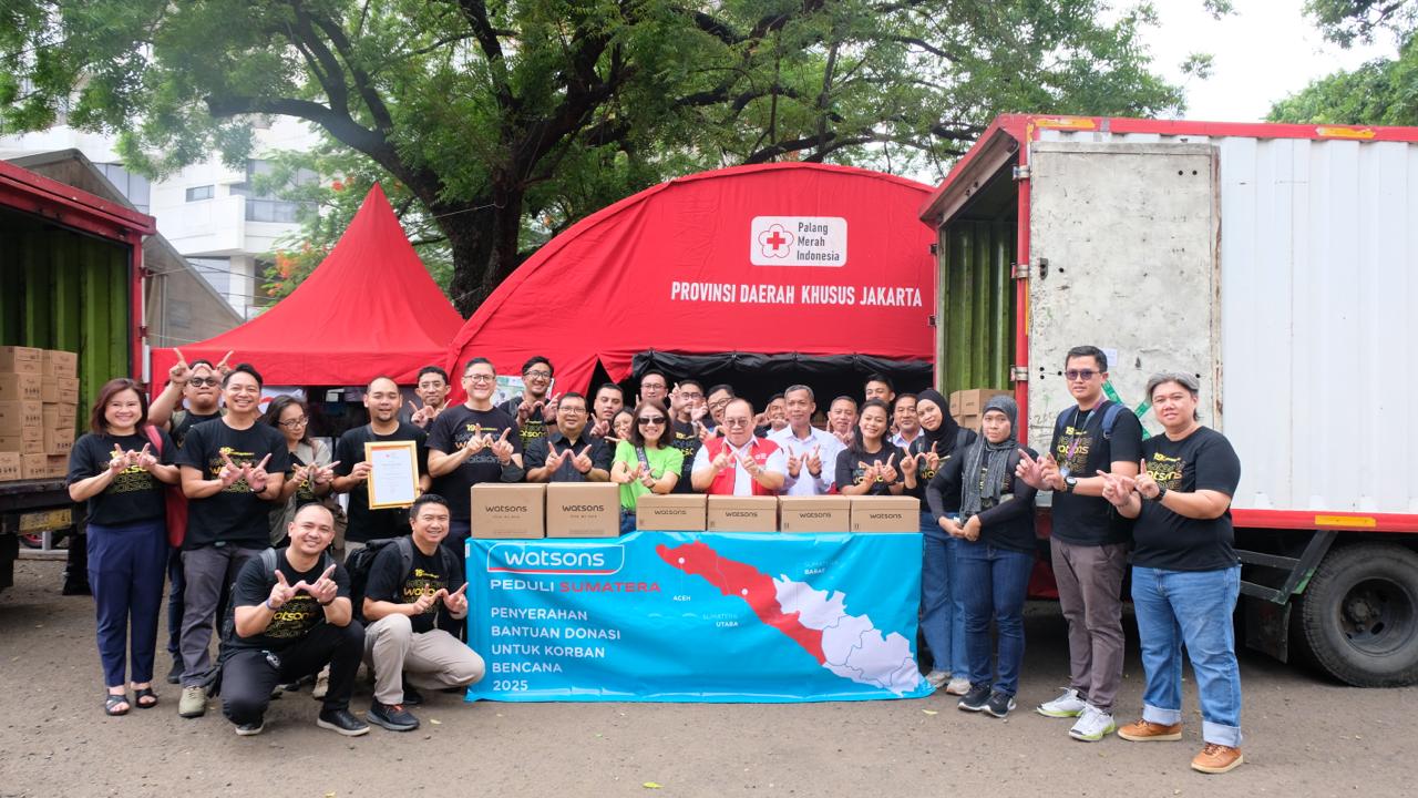 Korban Banjir Sumatera Butuh Pasokan Air Bersih, Air Minum Treats by Watsons Didistribusikan