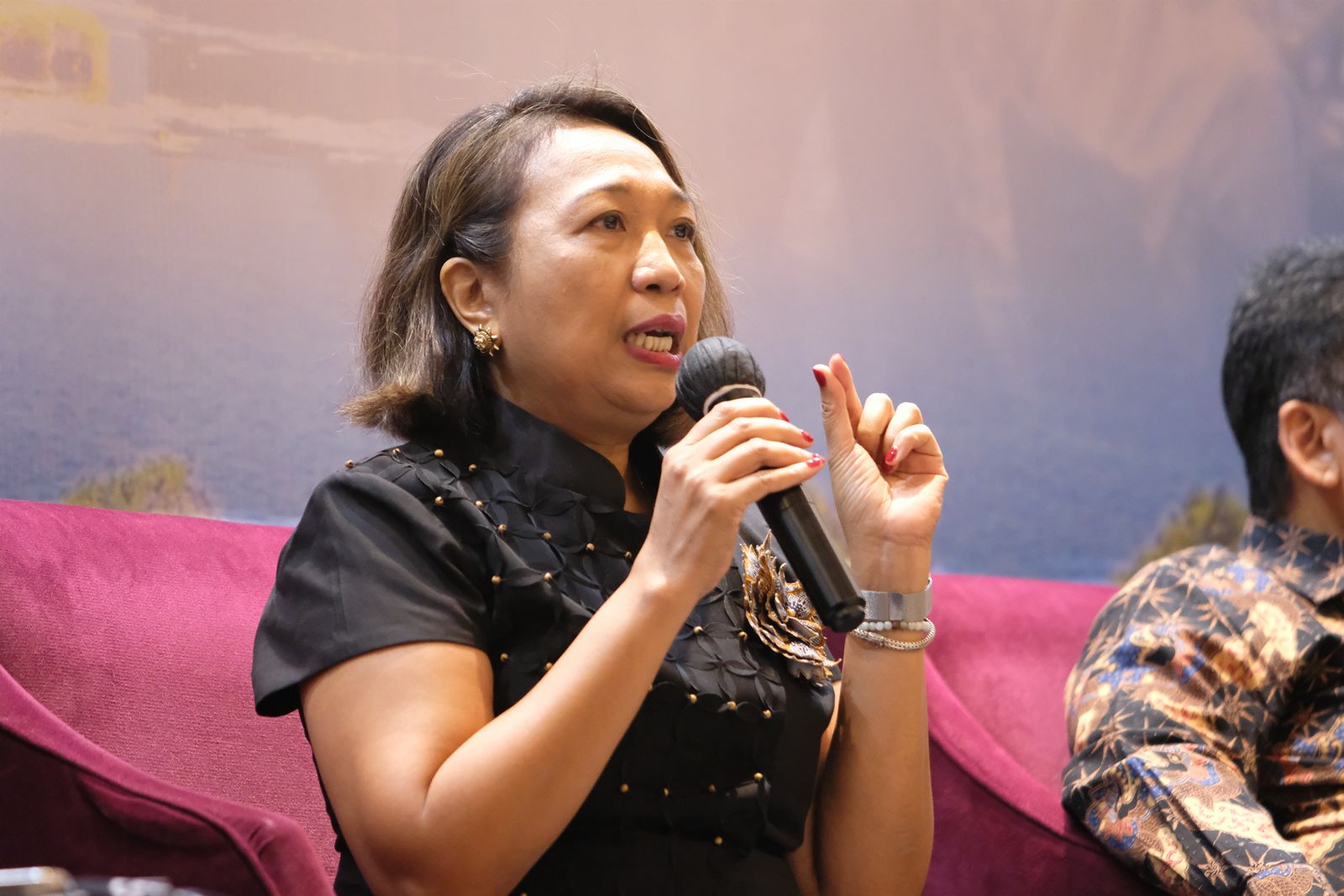 Wamenpar Ungkap Strategi Bikin Wisatawan Betah di Indonesia, 52 Persen Gen Z Traveling Cari Pengalaman