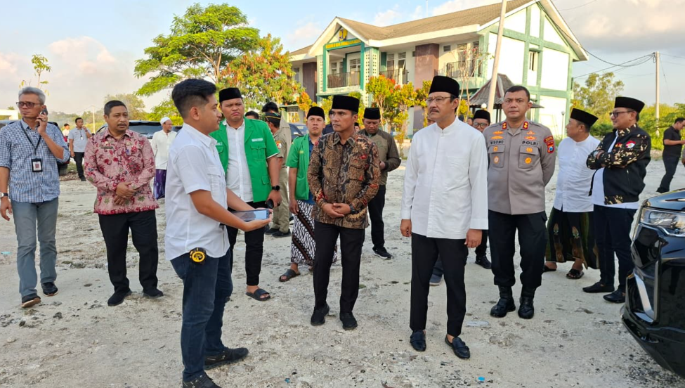 Gus Ipul Cek Lokasi Penutupan Konbes NU yang akan Dihadiri Presiden di Bangkalan