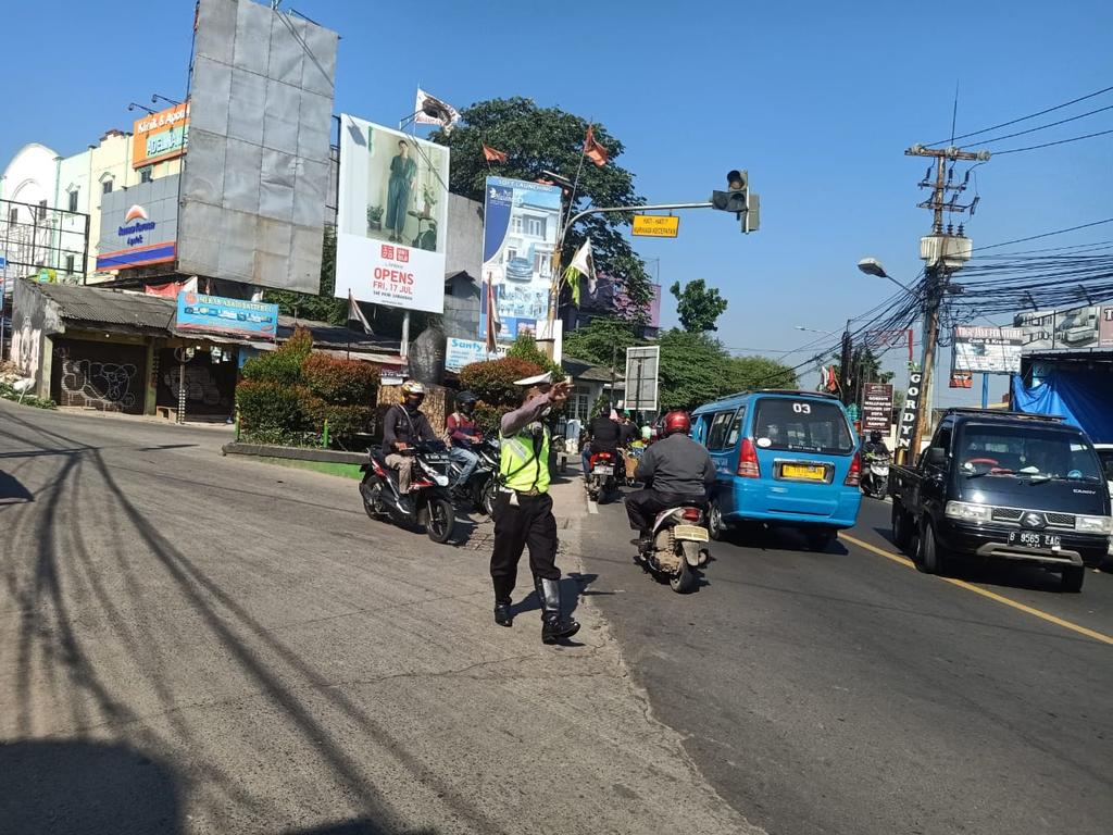 Rekayasa Lalin di Tugu Batu Sawangan, Arah Bedahan ke Parung Bingung Mutar Dulu di Sawangan Permai
