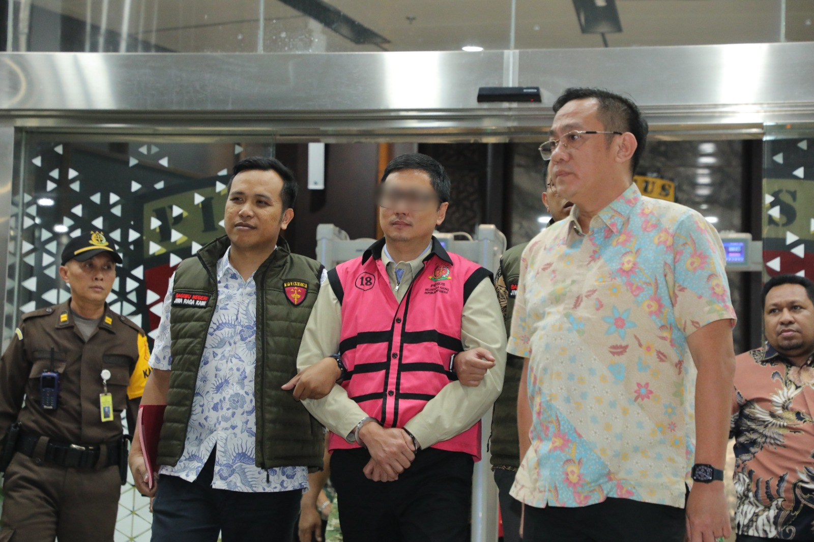 Kejagung Tetapkan Komisaris PT YAT Tersangka Korupsi Tata Kelola Program MBG