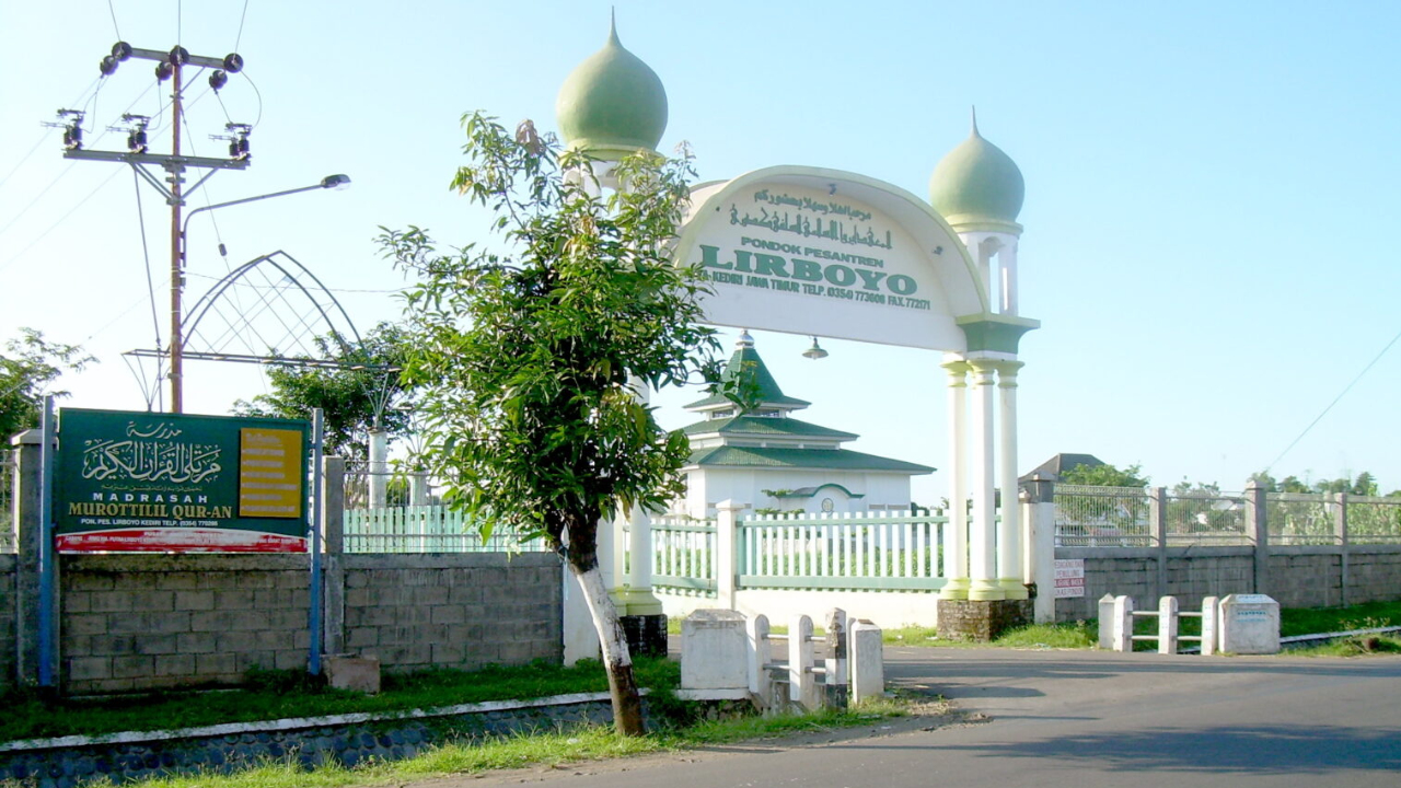 Mengenal Pondok Pesantren Lirboyo, Lengkap Sejarah dan Sosok Pendirinya