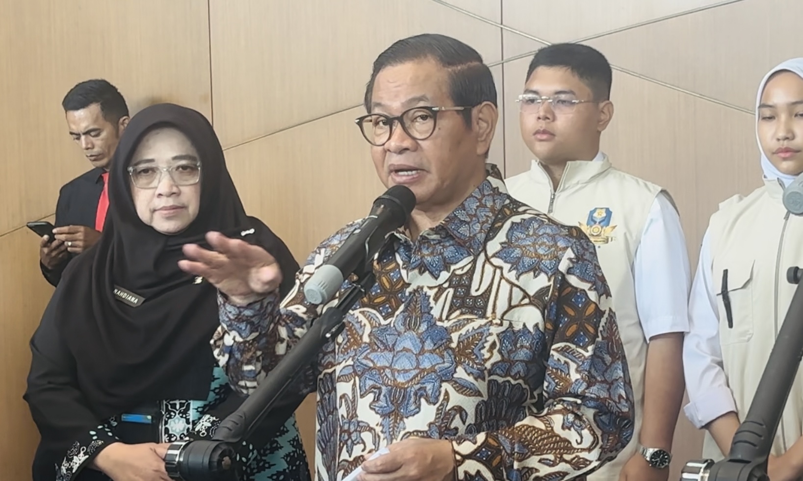 Pramono Pastikan Warga yang Terdampak Normalisasi Kali Krukut Diberi Ganti Untung