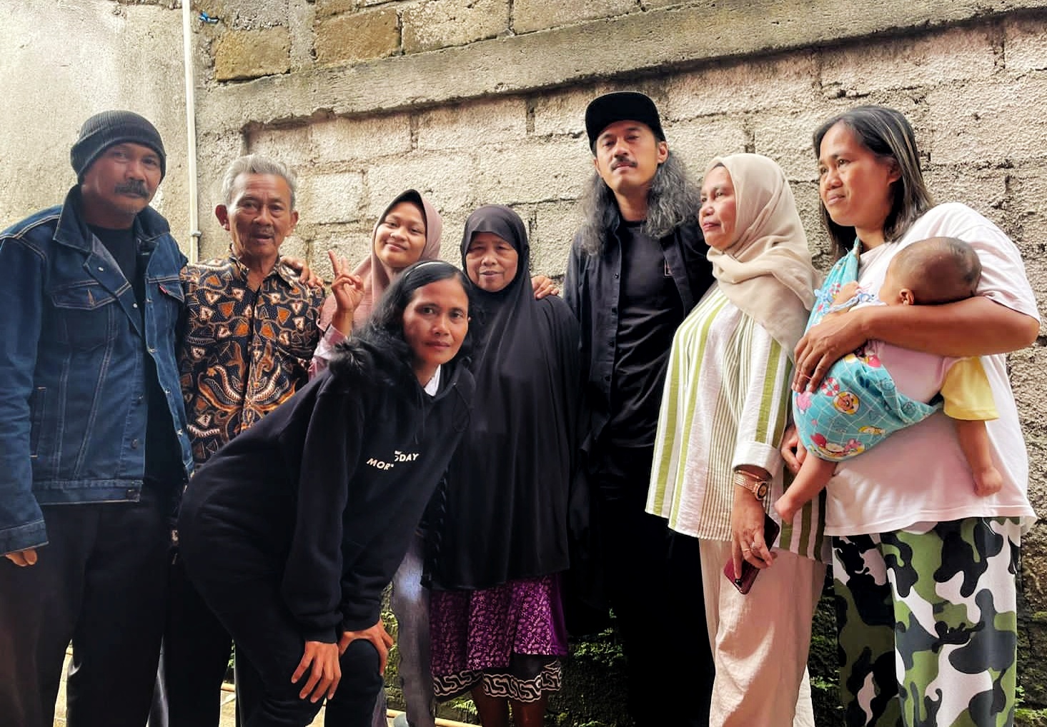 Mijn Roots Mencari Orang Tua Kandung: I Am Indonesian, That’s Mijn Roots (86)