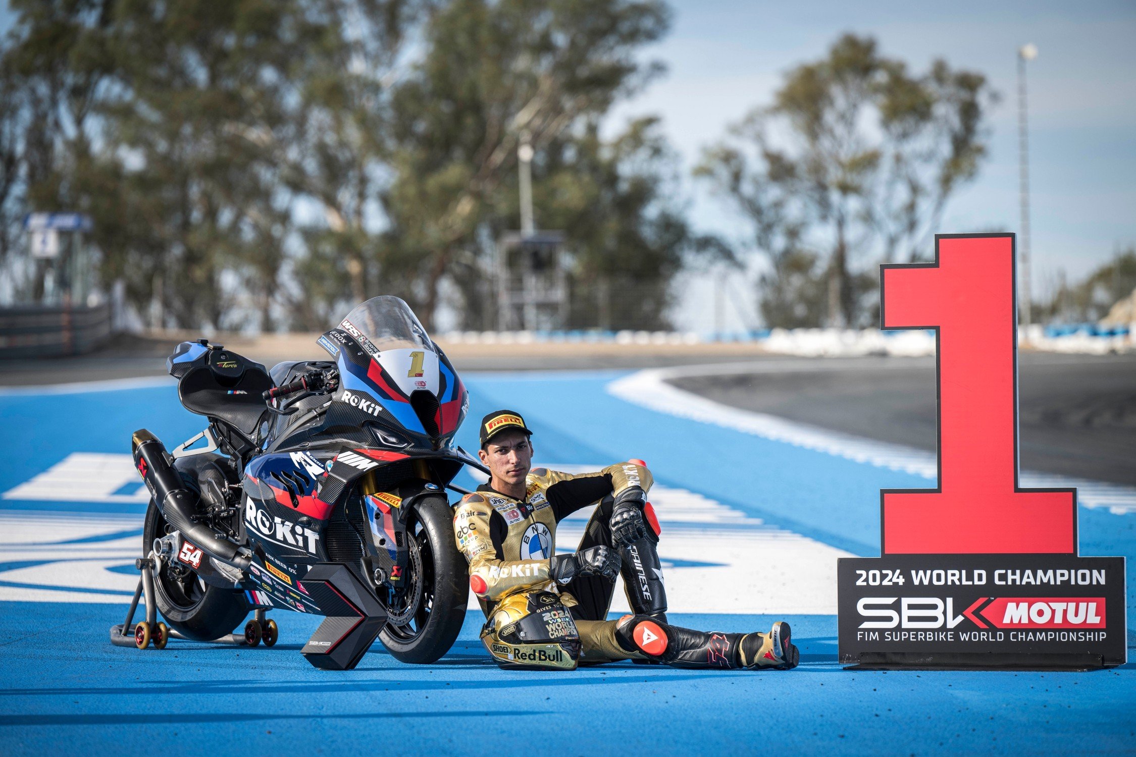 Hadir di IIMS 2025, BMW Motorrad Bakal Luncurkan Motor Balap Toprak Razgatlioglu Versi Jalan Raya