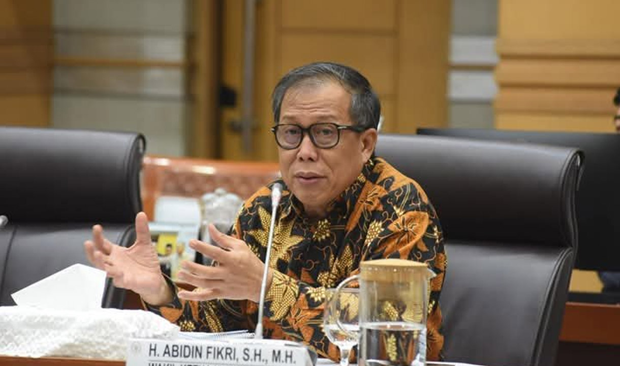 DPR Desak Kemenag Tertibkan Travel Haji dan Umrah yang Nakal