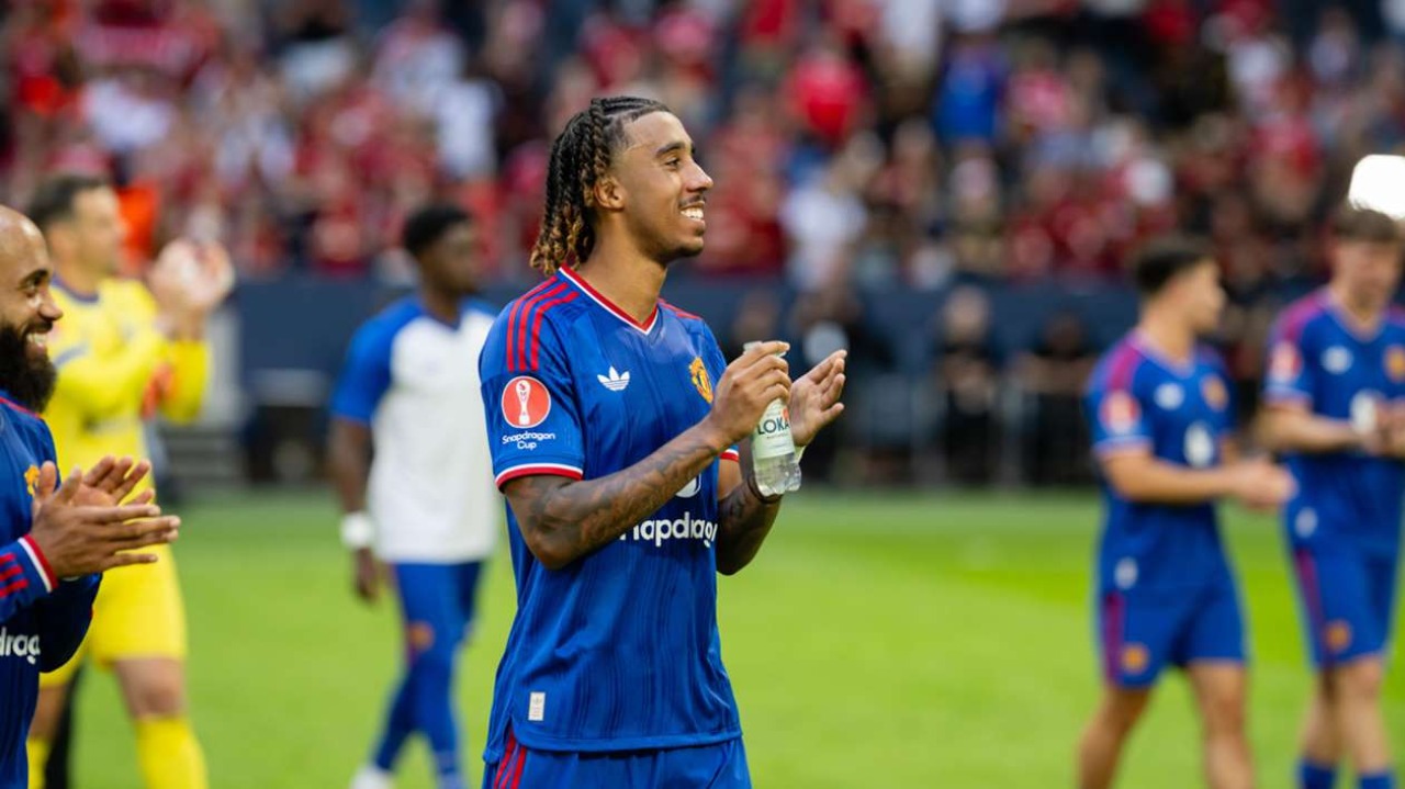 Leny Yoro Tegaskan Target Man United: Juara Liga Inggris 2026/2027!