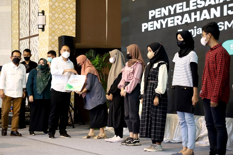 Rp 1,7 Miliar untuk Tebus 729 Ijazah Siswa SMA