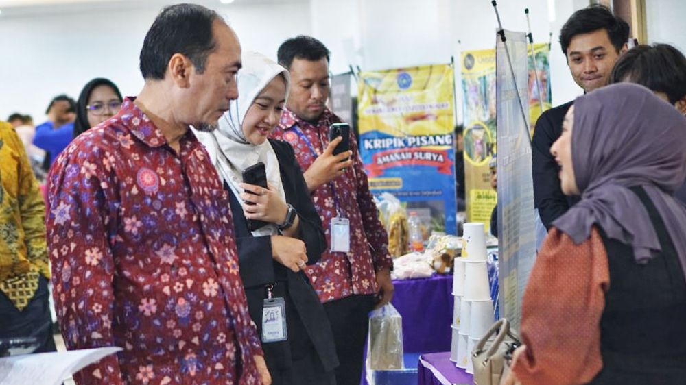 Rektor Umsida Buka Entre Vibes Vol. 1, Wadah Kreativitas Mahasiswa dan UMKM Muhammadiyah