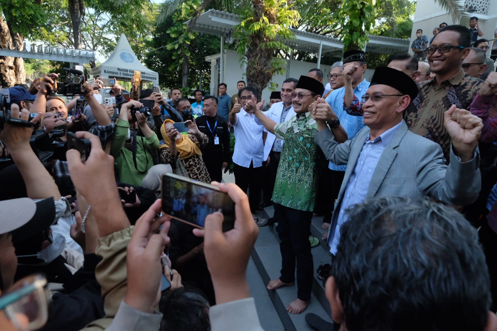 Tak Jadi Dipecat, Prof Bus Kembali Jabat Dekan FK Unair, Mulai Ngantor Besok